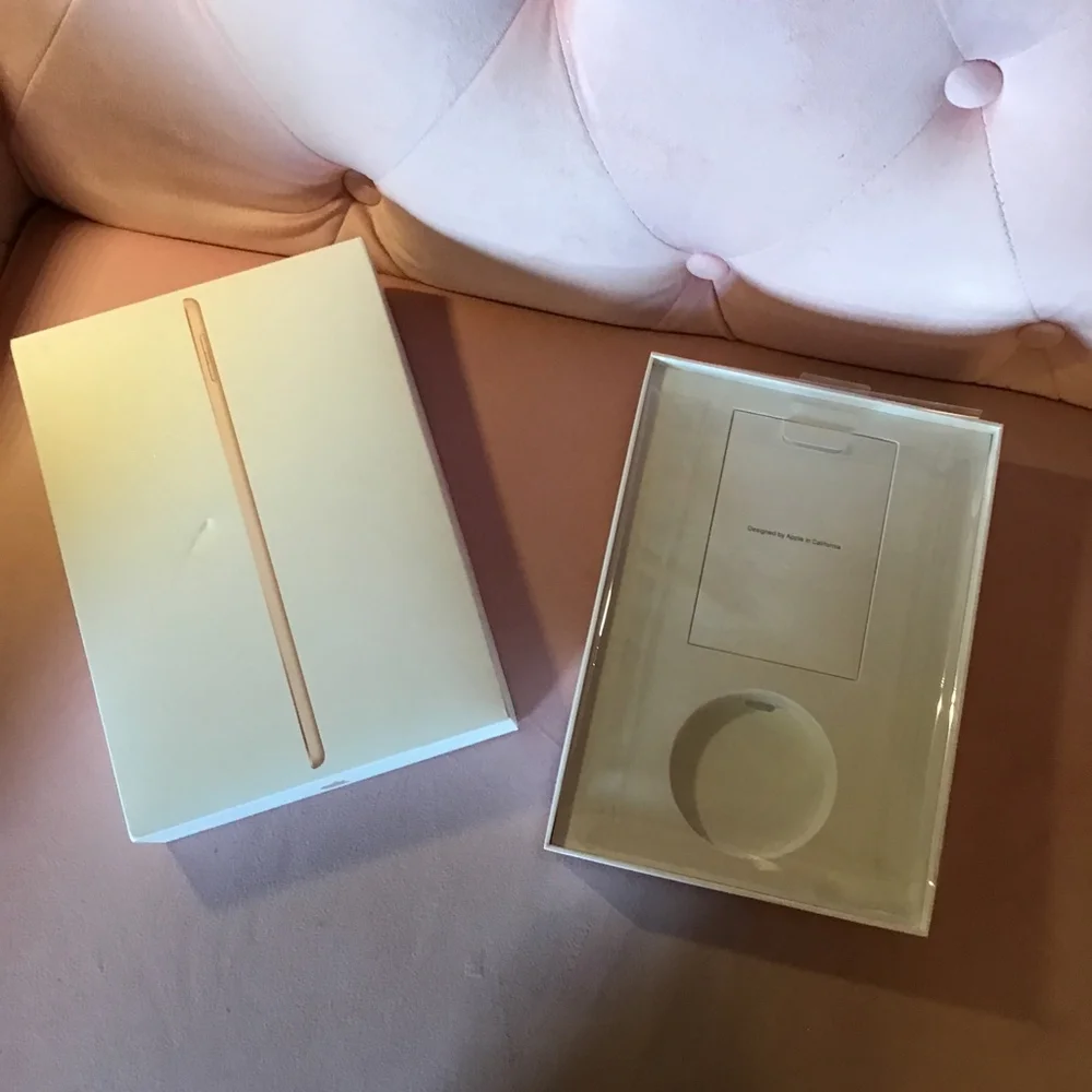 Apple iPad BOX ONLY Gold Tablet